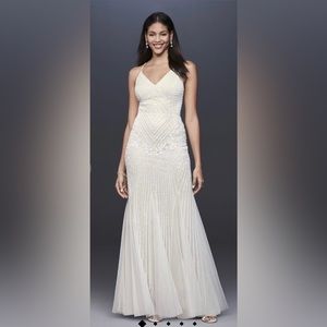 DB STUDIO

spaghetti strap beaded sheath wedding gown